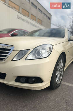 Седан Mercedes-Benz E-Class 2010 в Белой Церкви