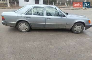 Седан Mercedes-Benz E-Class 1991 в Харькове