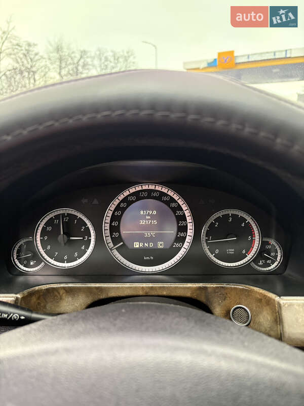 Седан Mercedes-Benz E-Class 2010 в Гайсине