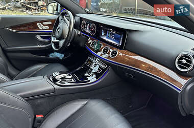 Седан Mercedes-Benz E-Class 2017 в 