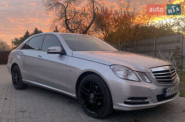 Седан Mercedes-Benz E-Class 2012 в Виннице