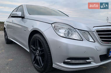 Седан Mercedes-Benz E-Class 2012 в Виннице