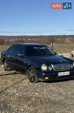 Седан Mercedes-Benz E-Class 1999 в Черновцах