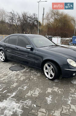 Седан Mercedes-Benz E-Class 2004 в 