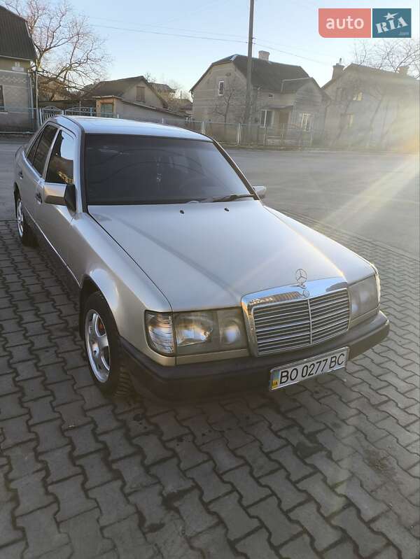 Mercedes-Benz E-Class 1988