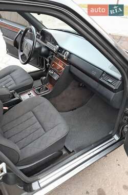 Седан Mercedes-Benz E-Class 1995 в 