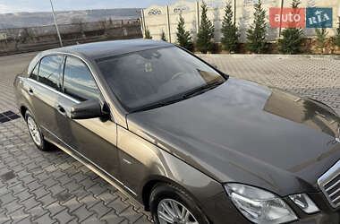 Седан Mercedes-Benz E-Class 2010 в Могилів-Подільському