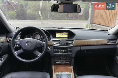 Седан Mercedes-Benz E-Class 2011 в 