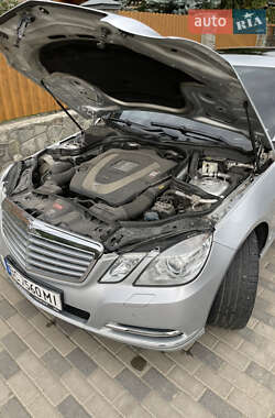 Седан Mercedes-Benz E-Class 2011 в 