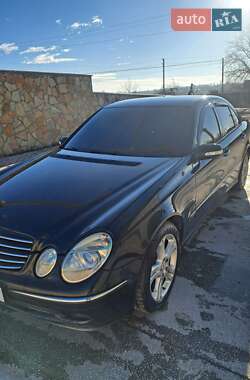 Седан Mercedes-Benz E-Class 2005 в Черновцах