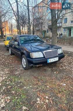 Седан Mercedes-Benz E-Class 1987 в Кривому Розі