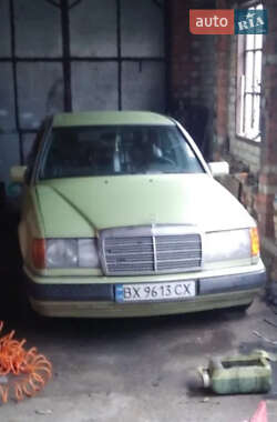 Седан Mercedes-Benz E-Class 1989 в Понинке