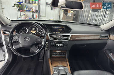 Седан Mercedes-Benz E-Class 2011 в Буске