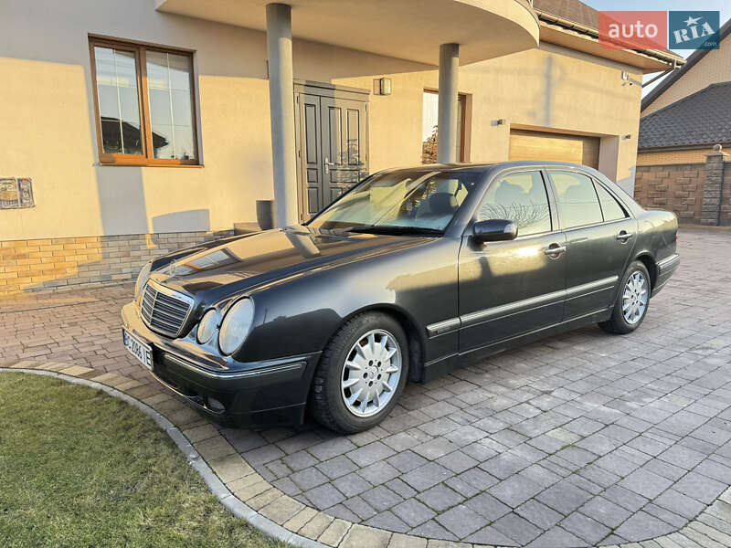 Mercedes-Benz E-Class 2000 Mercedes-Benz E-Class 2000