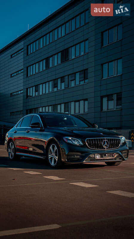Седан Mercedes-Benz E-Class 2017 в 