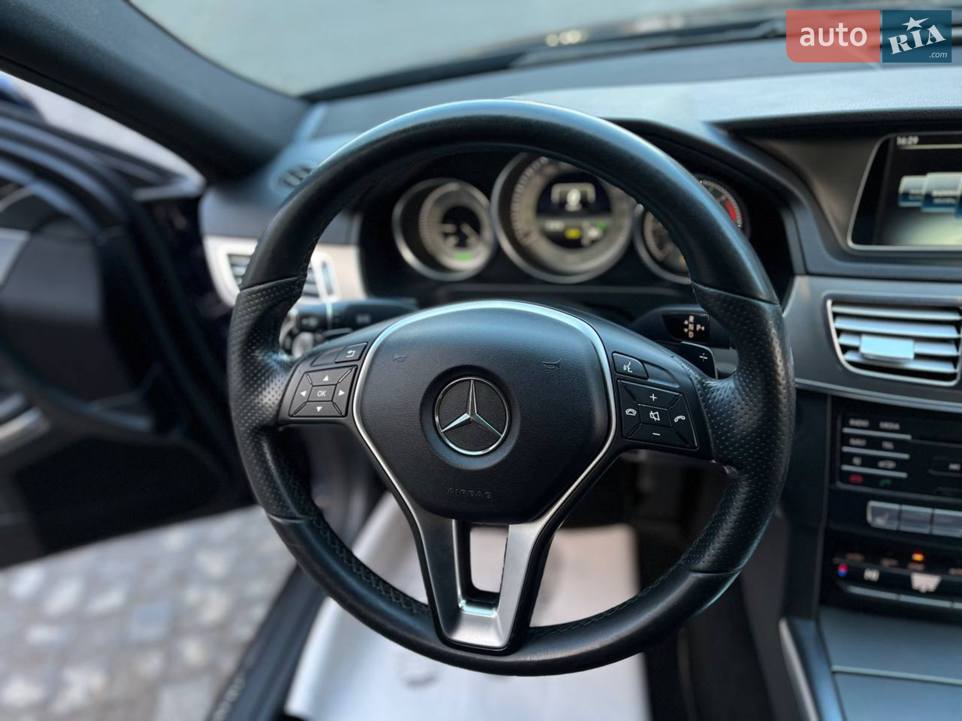 2015 Mercedes-Benz E-klasse - мініатюра 40