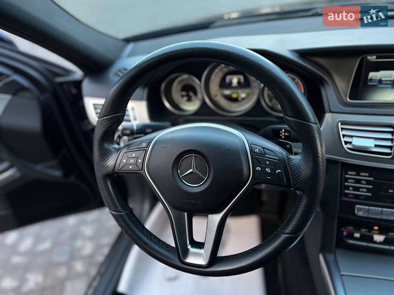 Седан Mercedes-Benz E-Class 2015 в Самборі