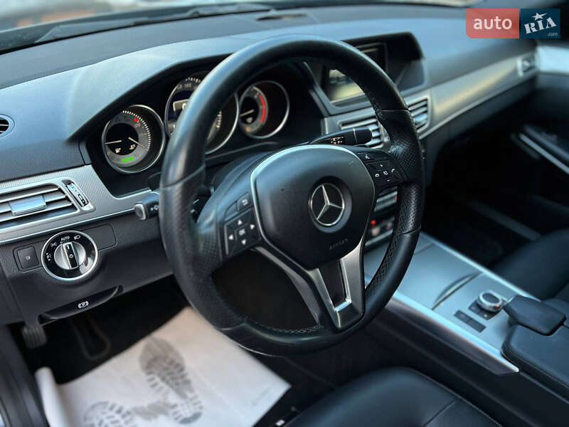 Седан Mercedes-Benz E-Class 2015 в Самборі