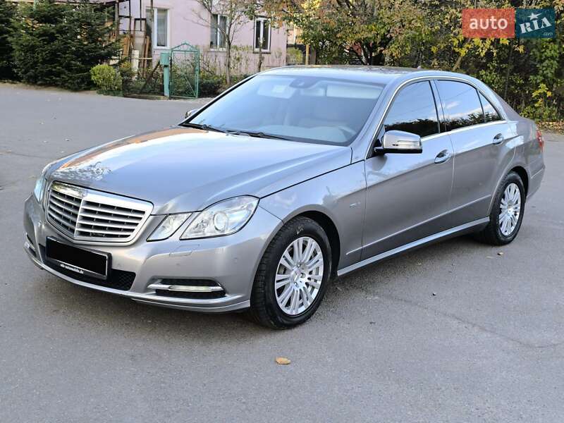 Седан Mercedes-Benz E-Class 2012 в 
