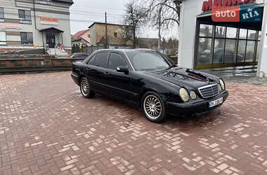 Седан Mercedes-Benz E-Class 2000 в Рівному