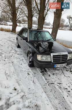 Седан Mercedes-Benz E-Class 1993 в Рівному