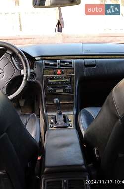 Седан Mercedes-Benz E-Class 1998 в 