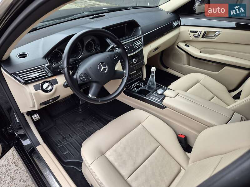 Седан Mercedes-Benz E-Class 2009 в Киеве