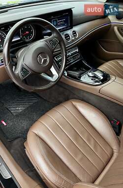 Седан Mercedes-Benz E-Class 2017 в 
