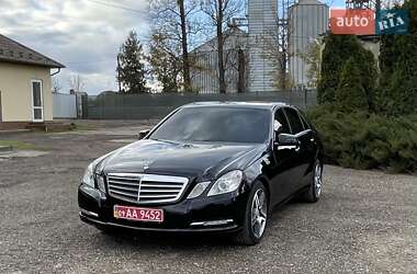 Седан Mercedes-Benz E-Class 2012 в Городенке