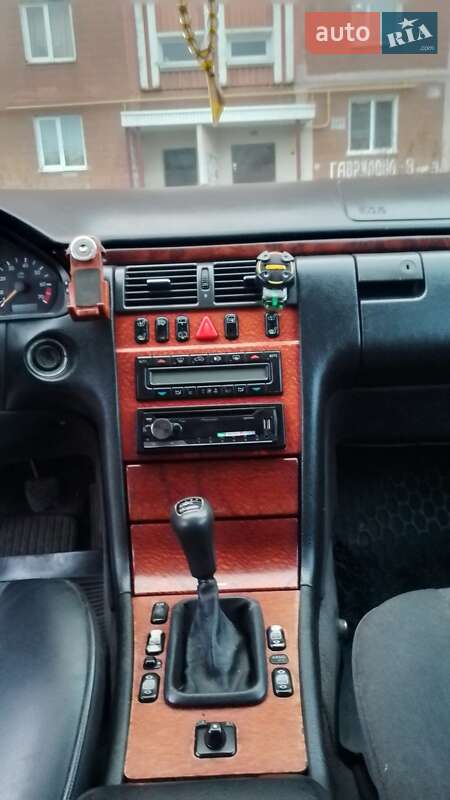Універсал Mercedes-Benz E-Class 1999 в Запоріжжі фото 3 Універсал Mercedes-Benz E-Class 1999 в Запоріжжі
