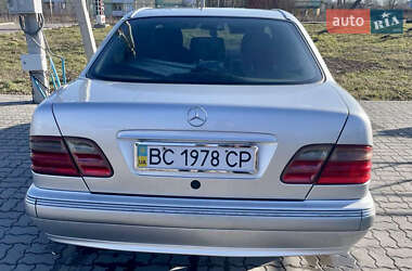 Седан Mercedes-Benz E-Class 2000 в 