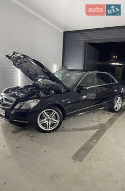 Седан Mercedes-Benz E-Class 2011 в 