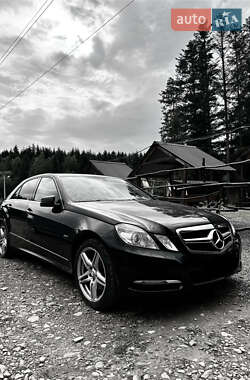 Седан Mercedes-Benz E-Class 2011 в 