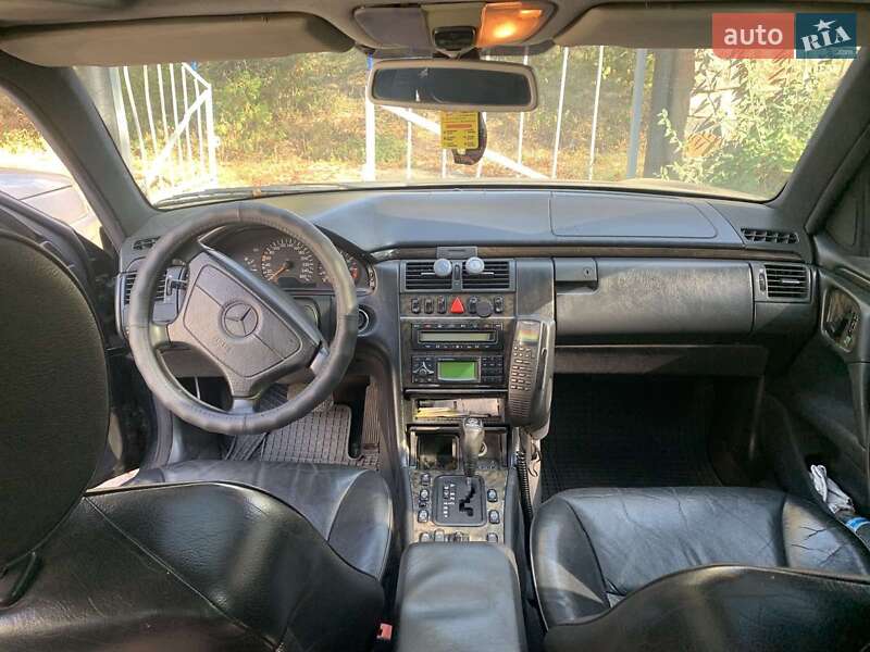 Седан Mercedes-Benz E-Class 1998 в Благовіщенську