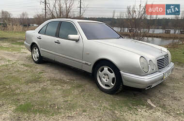 Седан Mercedes-Benz E-Class 1998 в Києві