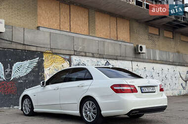 Седан Mercedes-Benz E-Class 2012 в Дніпрі