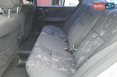 Седан Mercedes-Benz E-Class 2000 в 