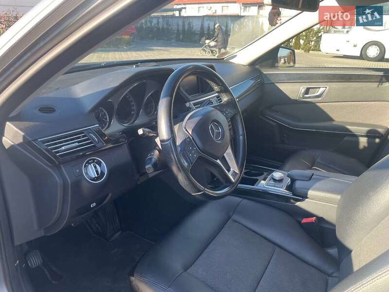 Седан Mercedes-Benz E-Class 2012 в Тернополі