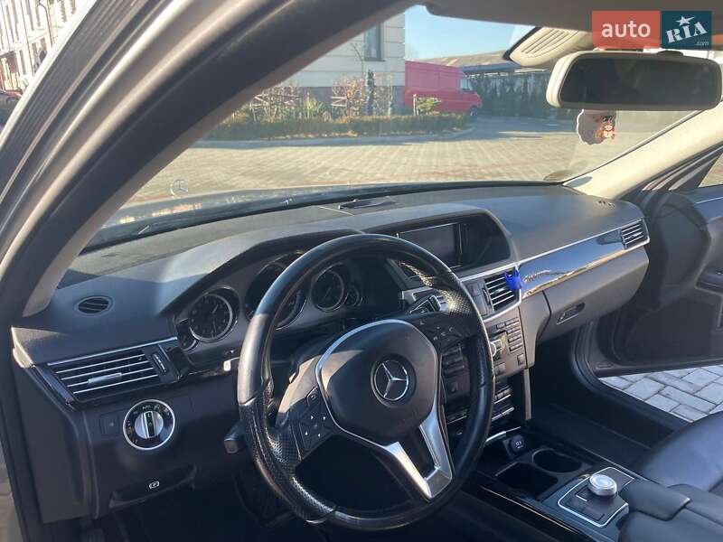 Седан Mercedes-Benz E-Class 2012 в Тернополі