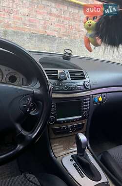 Седан Mercedes-Benz E-Class 2002 в 