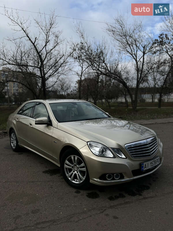 Седан Mercedes-Benz E-Class 2011 в Миколаєві