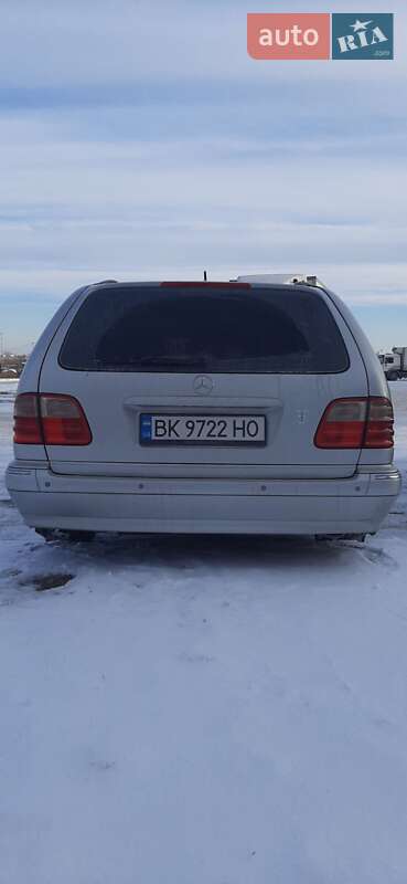 Універсал Mercedes-Benz E-Class 2001 в Каневі