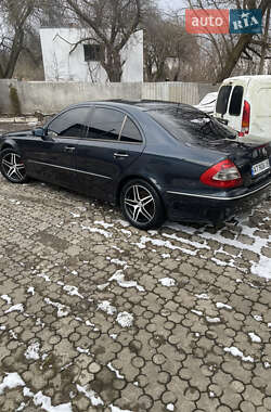 Седан Mercedes-Benz E-Class 2002 в Дядьковичах