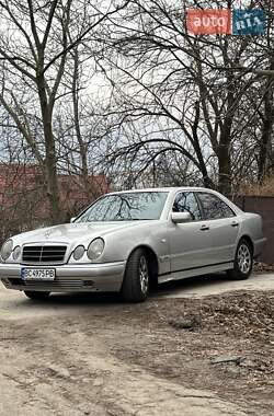 Седан Mercedes-Benz E-Class 1995 в Киеве