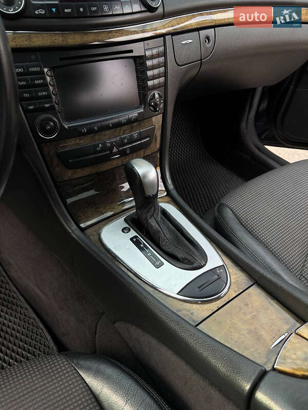 Седан Mercedes-Benz E-Class 2006 в Обухове