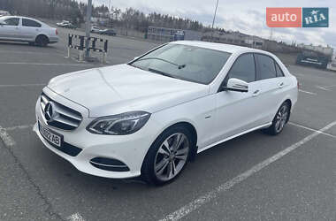 Седан Mercedes-Benz E-Class 2015 в Києві