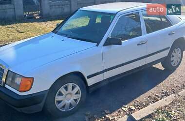 Седан Mercedes-Benz E-Class 1988 в 