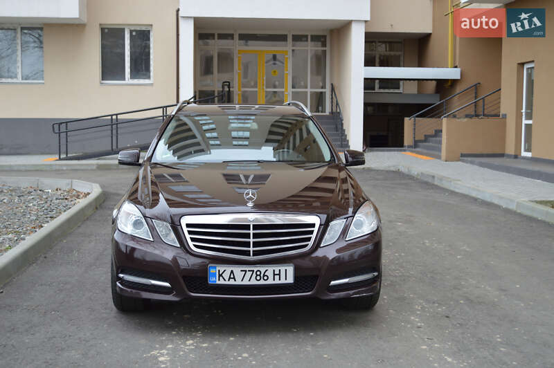 Универсал Mercedes-Benz E-Class 2012 в 
