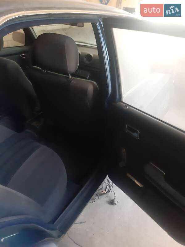 Седан Mercedes-Benz E-Class 1980 в Днепре