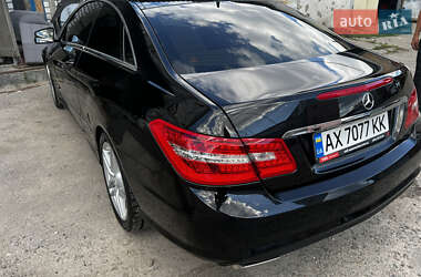 Купе Mercedes-Benz E-Class 2012 в 